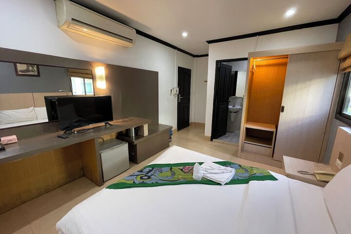 Room 8 of 73