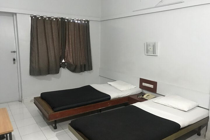 Room 6 of 45