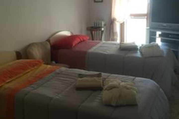 Room 8 of 11