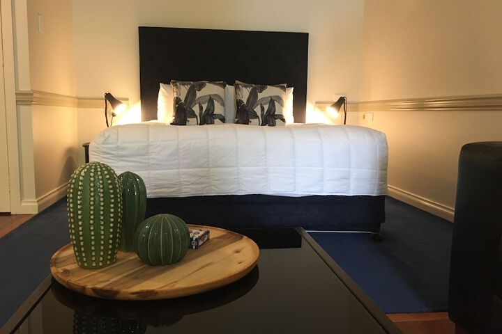 Room 8 of 43