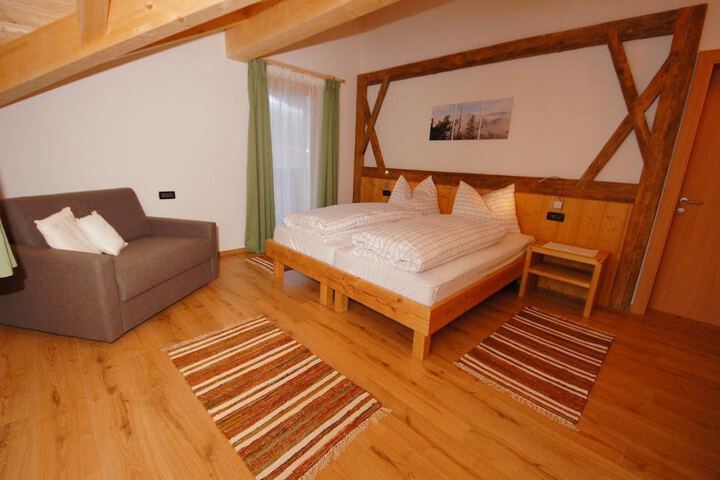 Room 5 of 14