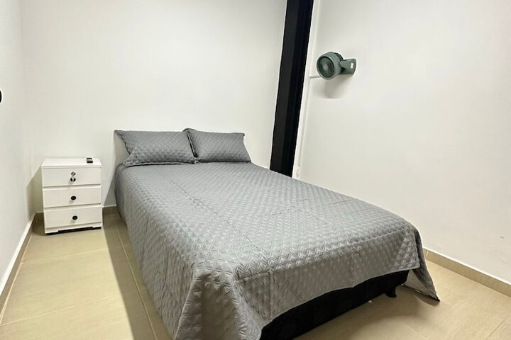 Room 9 of 72