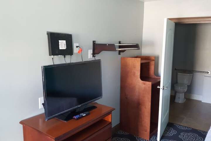 Room 2 of 11