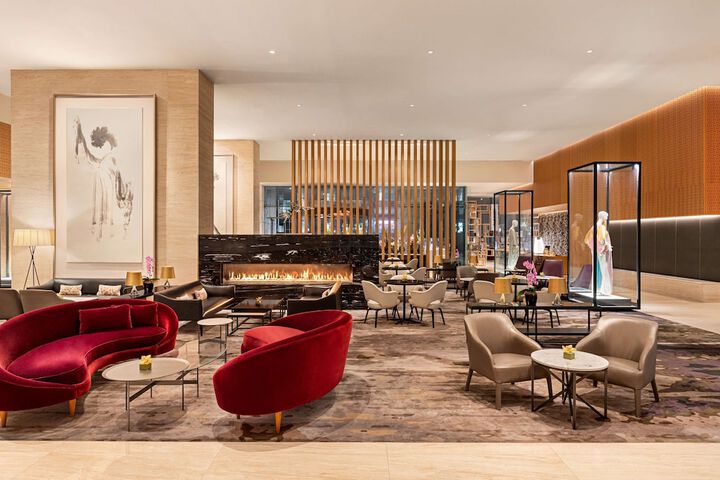 Entrance & Lobby