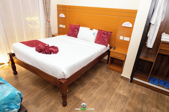 Room 2 of 6