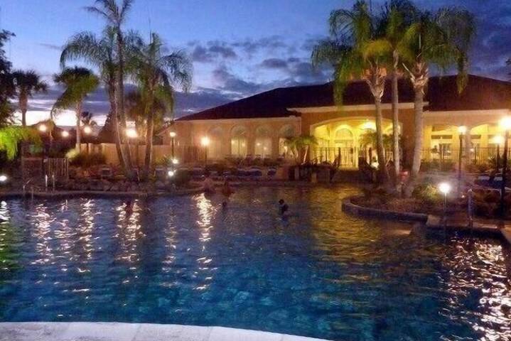 Pool Hotel