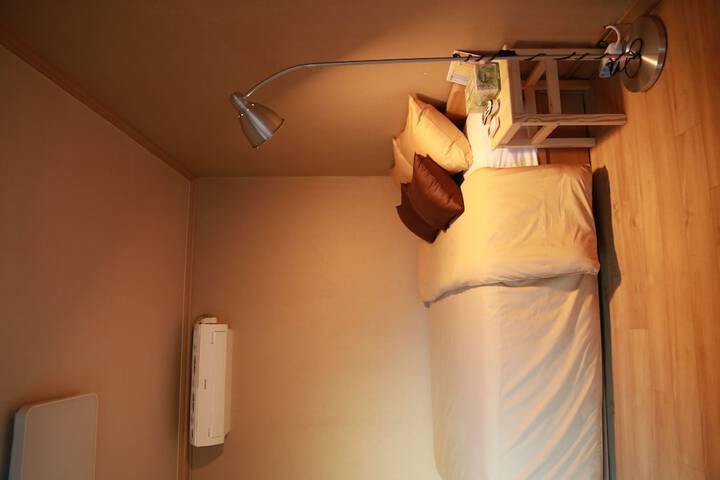 Room 9 of 52