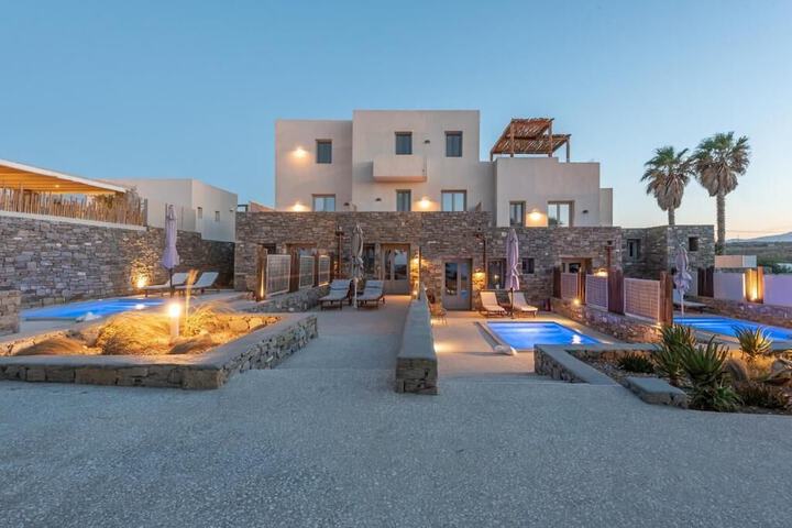 Paros Comfy Suites in Paros