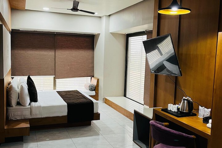 Room 11 of 31