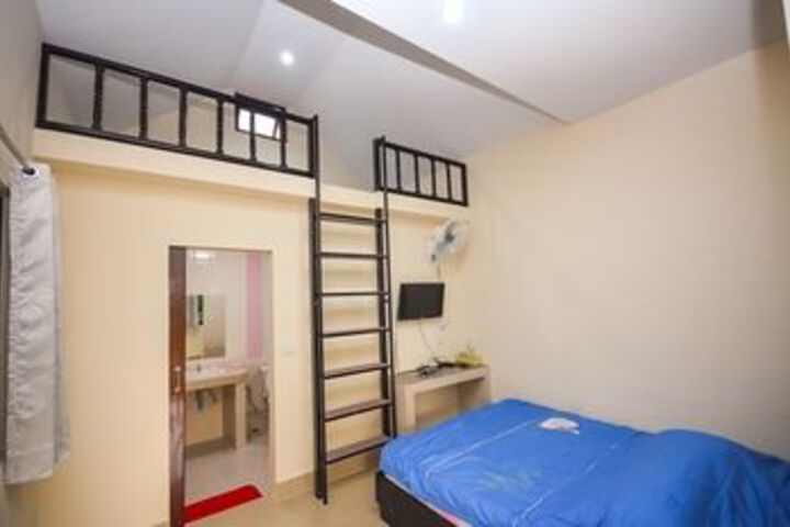 Room 18 of 23