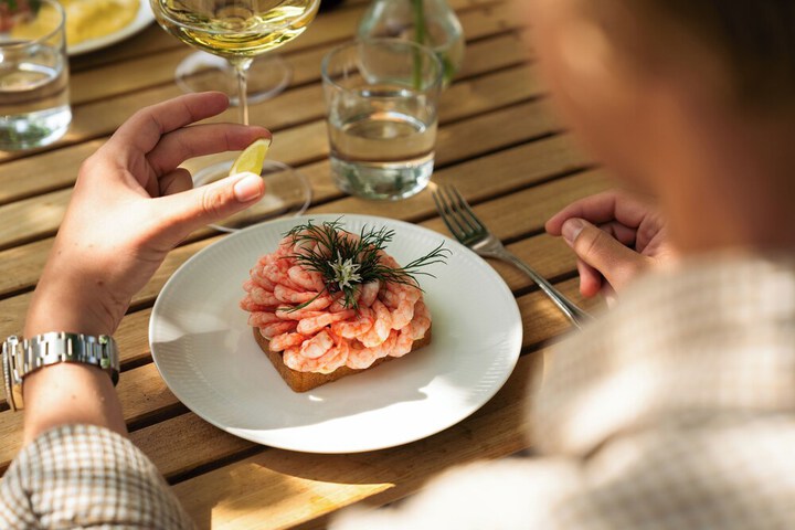 Dining 34 of 61