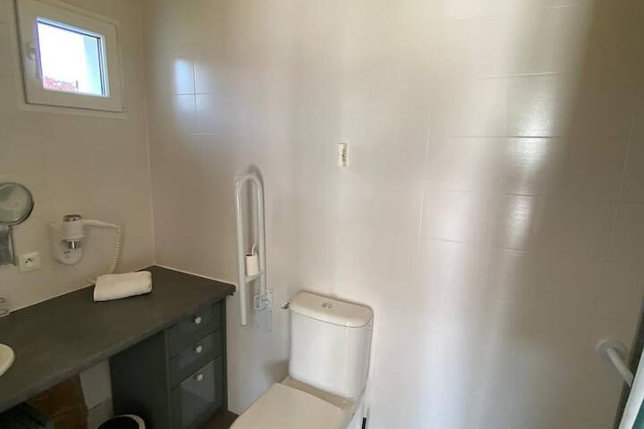 Room 79 of 122