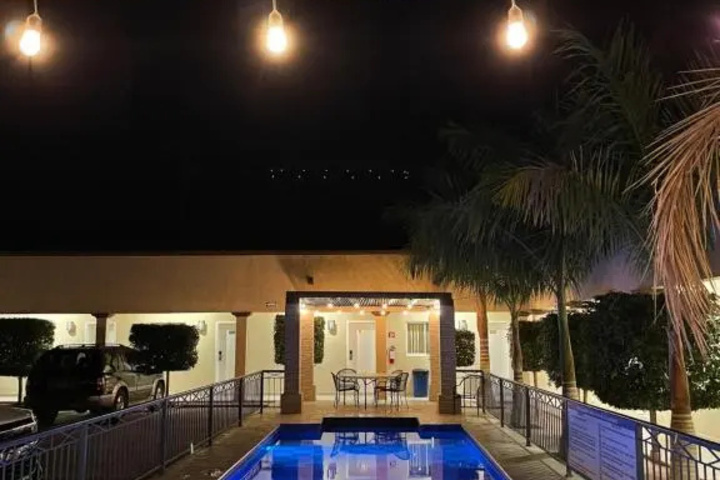 Pool 8 of 10