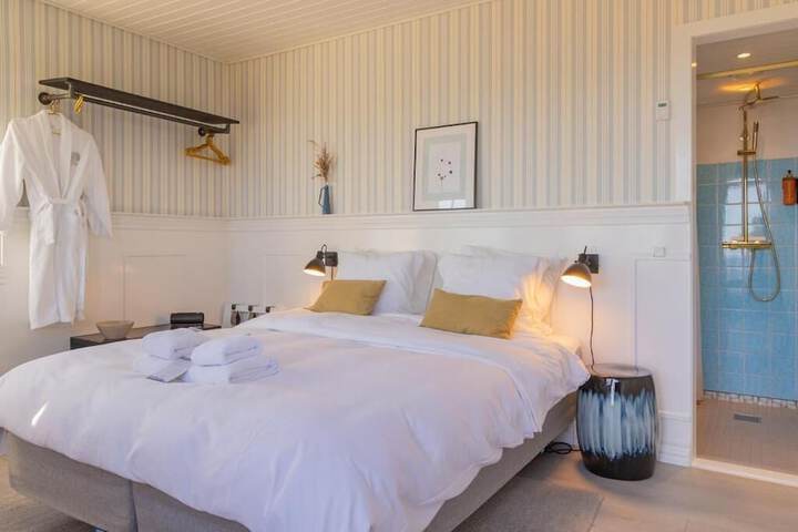 Room 3 of 69