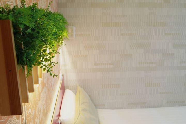 Room 27 of 53