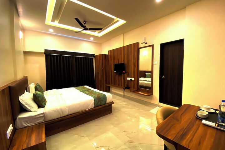 Room 9 of 20
