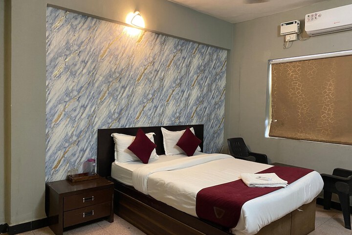 Room 13 of 23