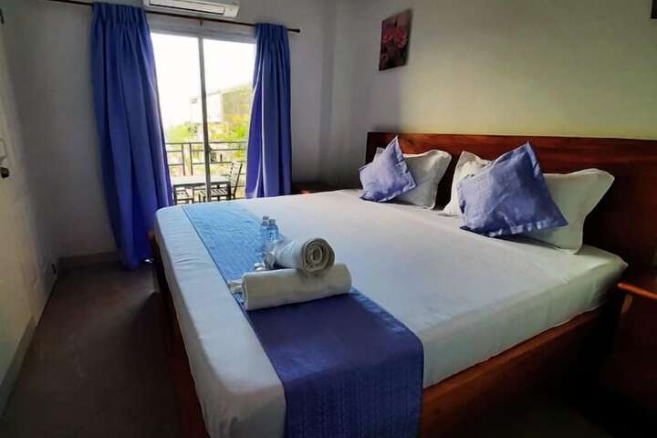 Room 3 of 52
