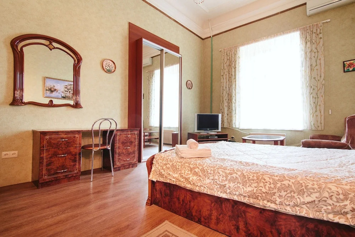 Room 3 of 12