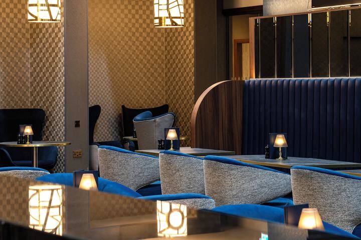 Lounge 50 of 74