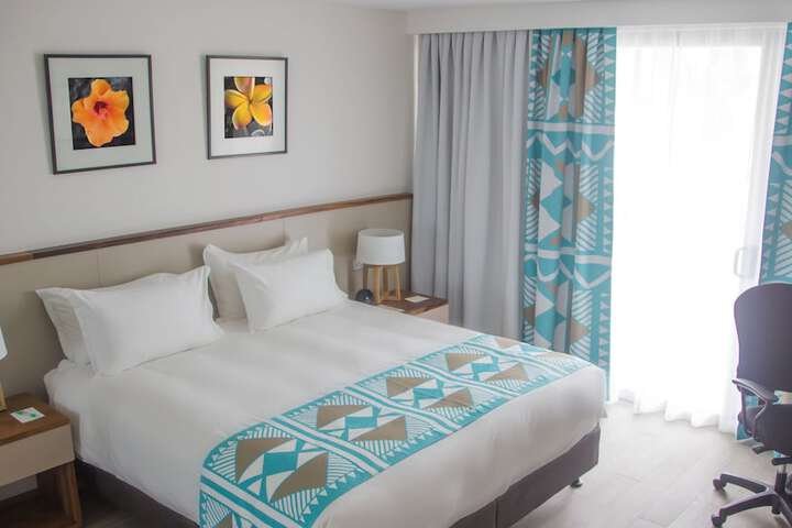 Room 5 of 106