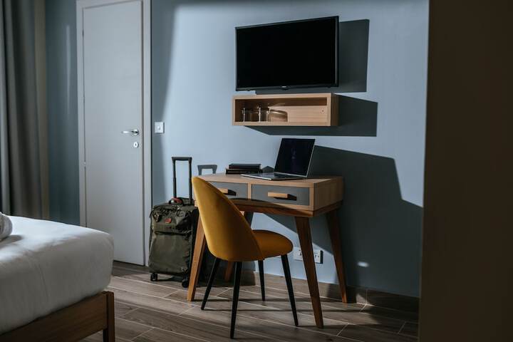 Room 10 of 56