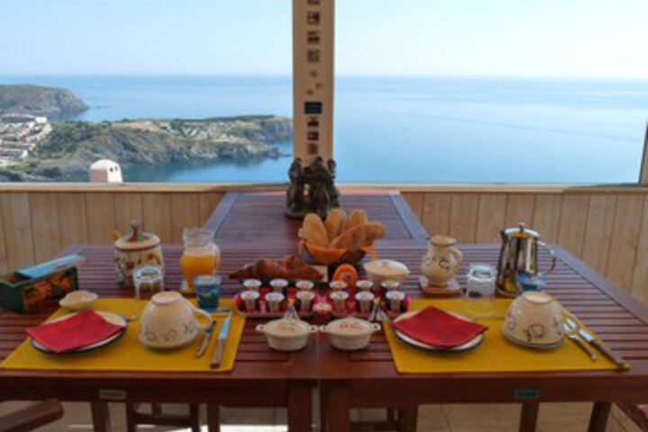 Breakfast/Coffee Service 16 of 81