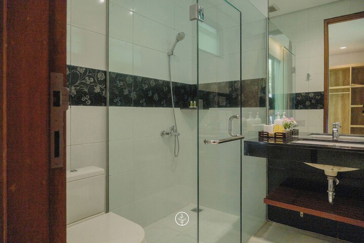 Bathroom Interior Photo