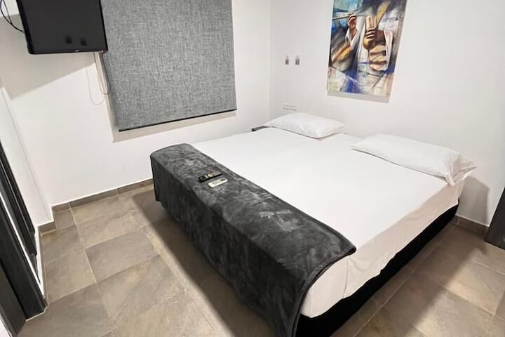 Room 8 of 22