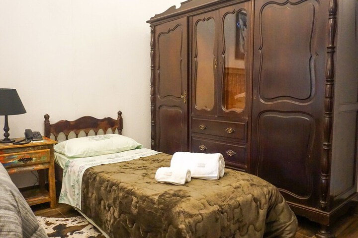 Room 4 of 81