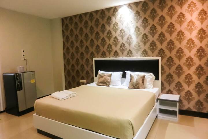 Room 12 of 21
