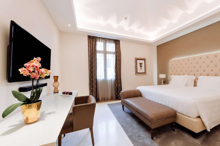 Room 55 of 168
