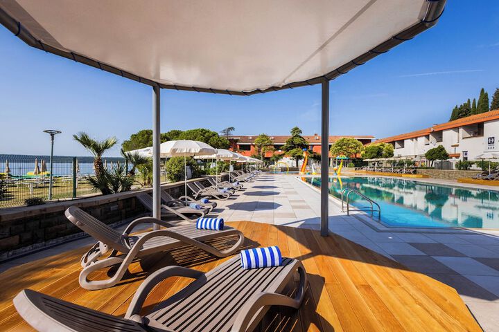 Pool Hotel