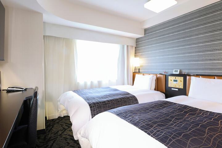 Room 5 of 25