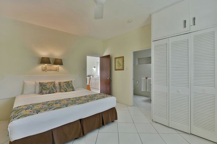 Room 18 of 74