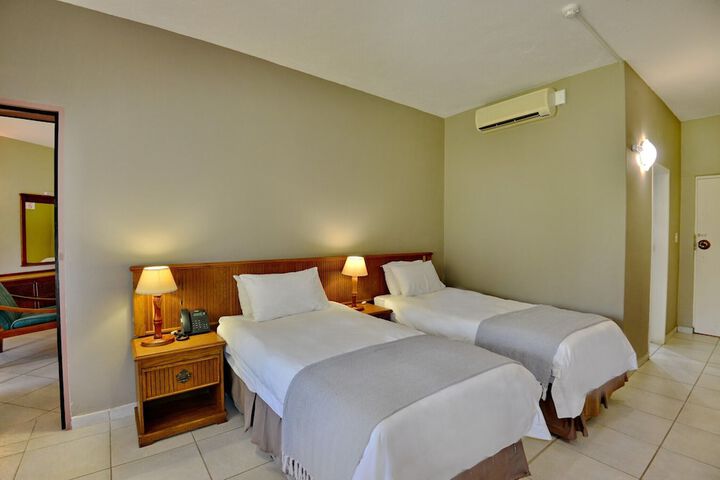 Room 35 of 136