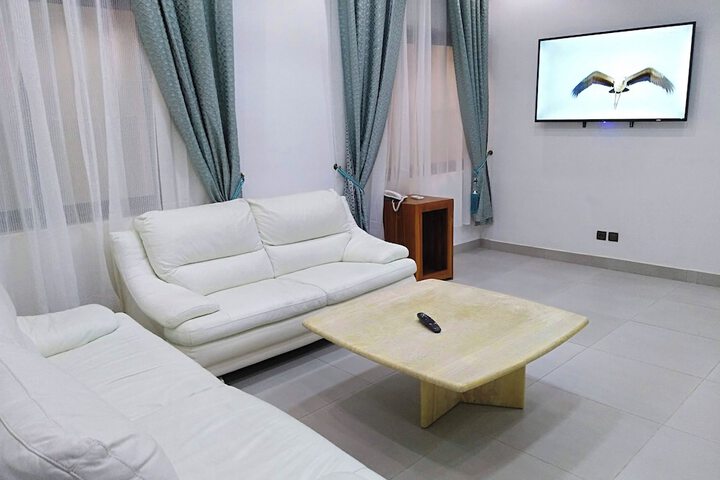 Room 17 of 27