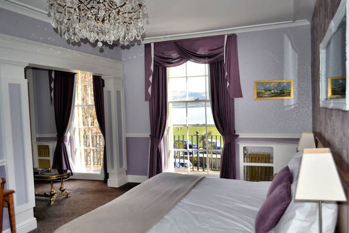 Room 4 of 55