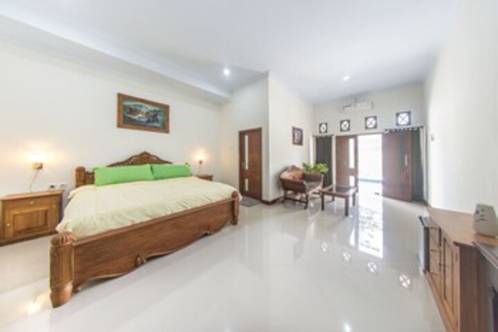 Room 11 of 29