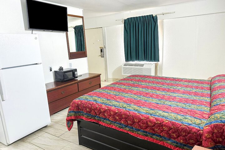 Room 9 of 19