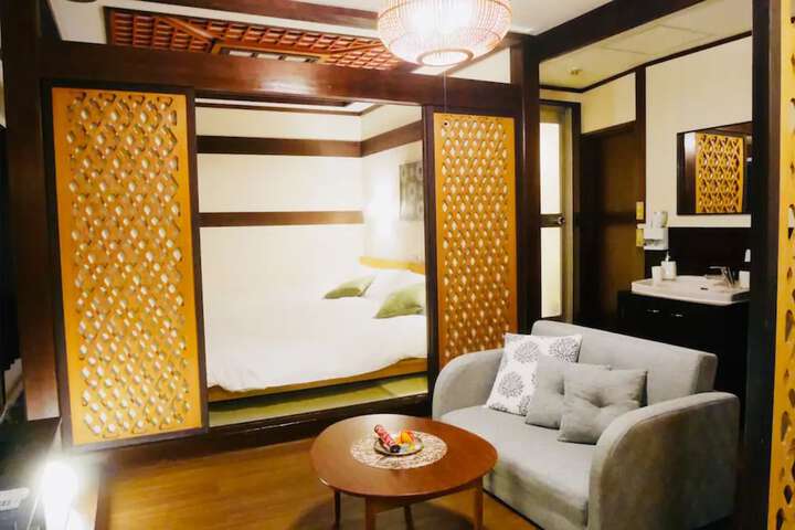 Room 52 of 62