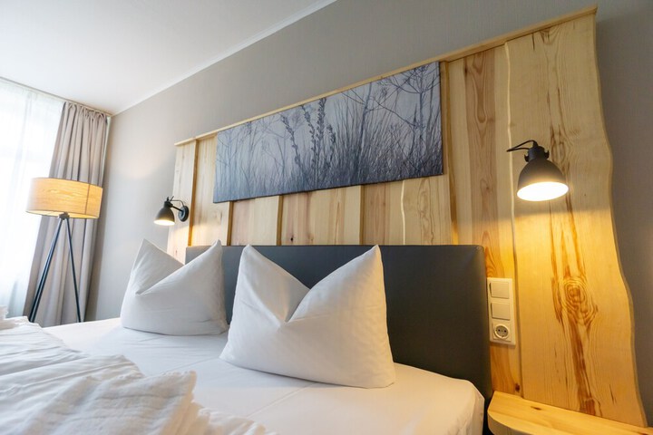 Room 42 of 132