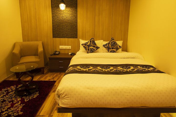 Room 6 of 23