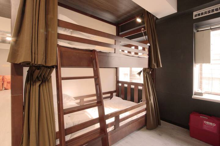 Room 16 of 62