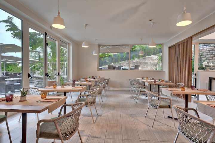 Food court