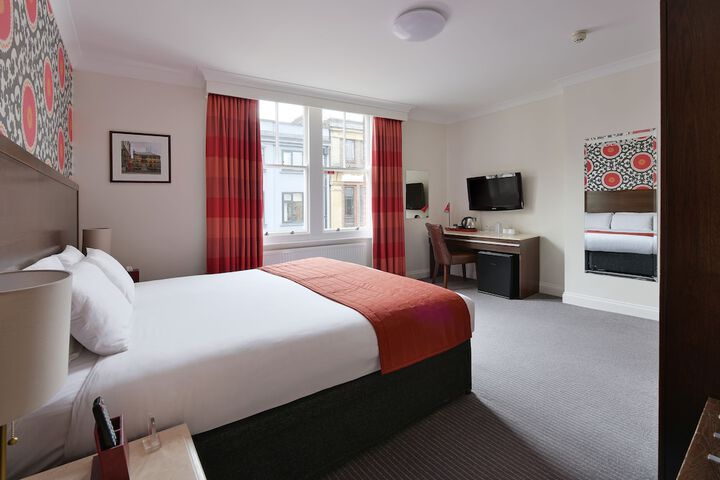 Room 6 of 44