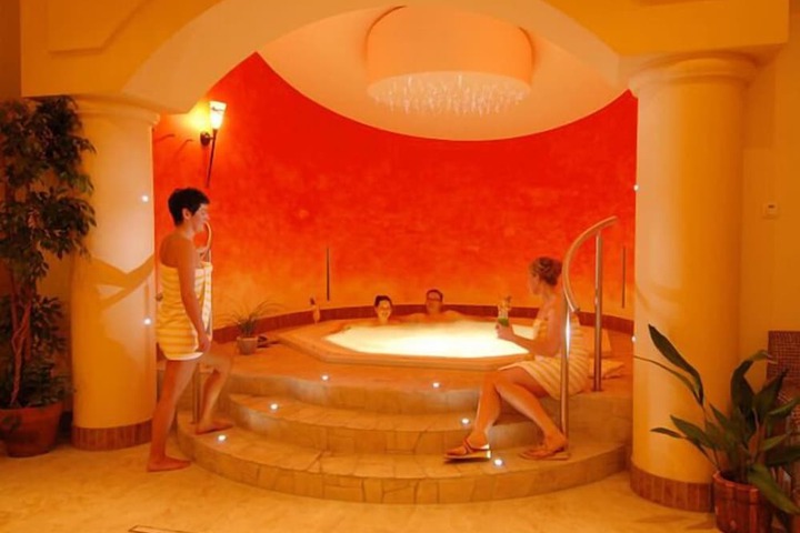 Spa 12 of 35