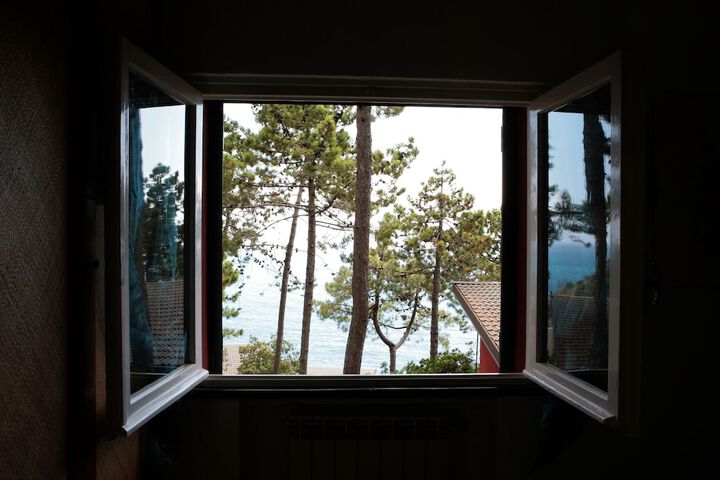Room 16 of 42