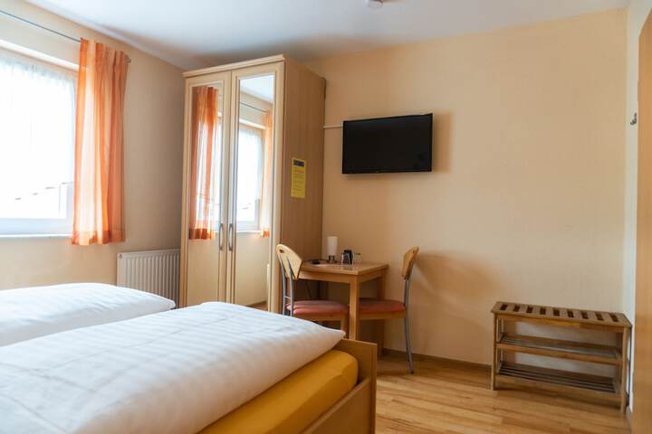 Room 8 of 47