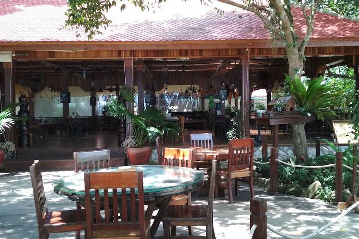 Dining 56 of 116